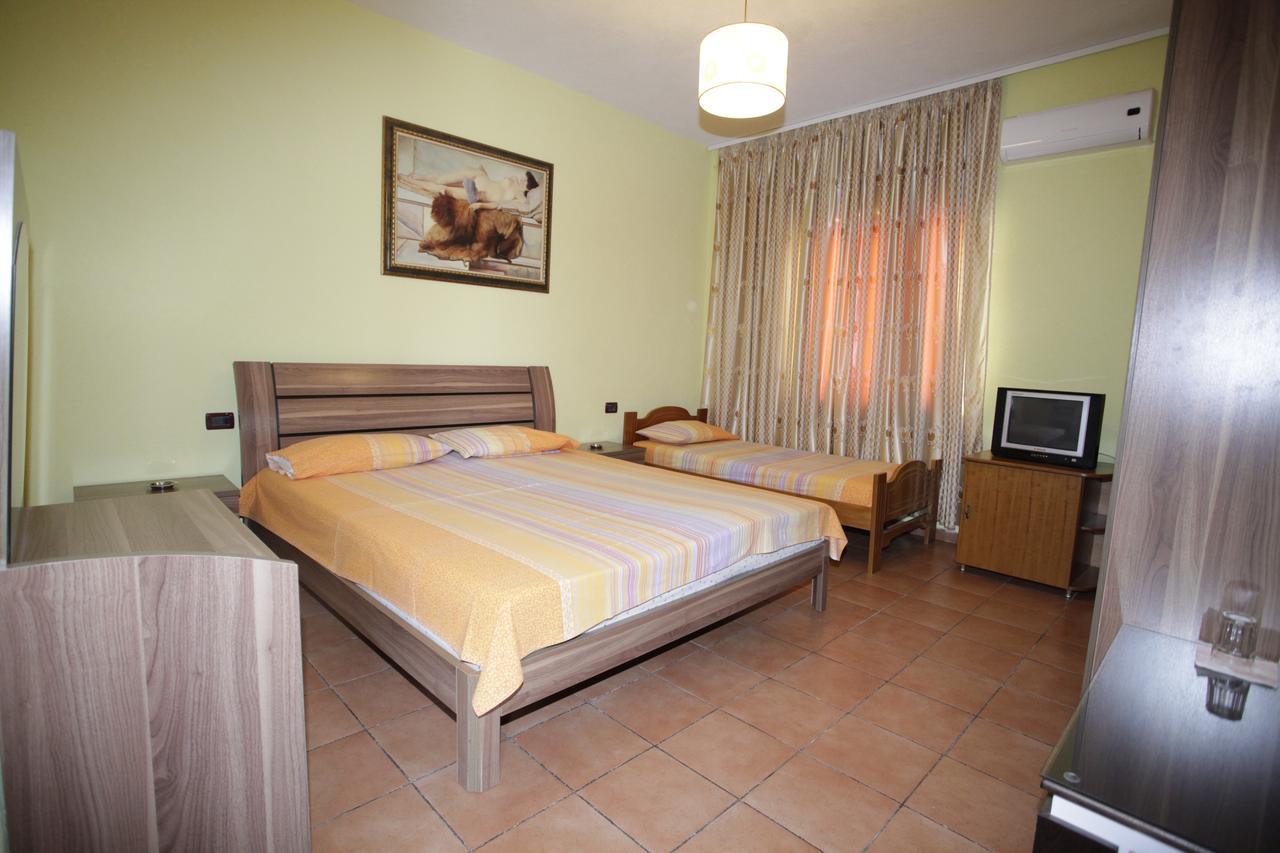 Alen Bar Hotel Tirana Exterior photo